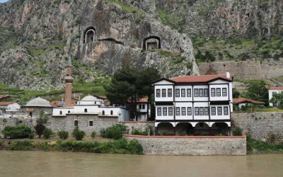 D.Karadenizin İki Yüzü (Batum) Turu